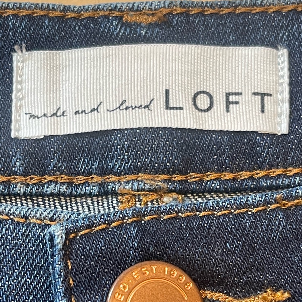LOFT Jean Shorts Dark Wash - Picture 5 of 6